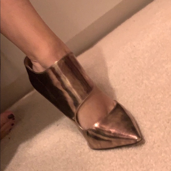 Jimmy Choo Metallic Leather Houry D’Orsay Pumps - Picture 9 of 11